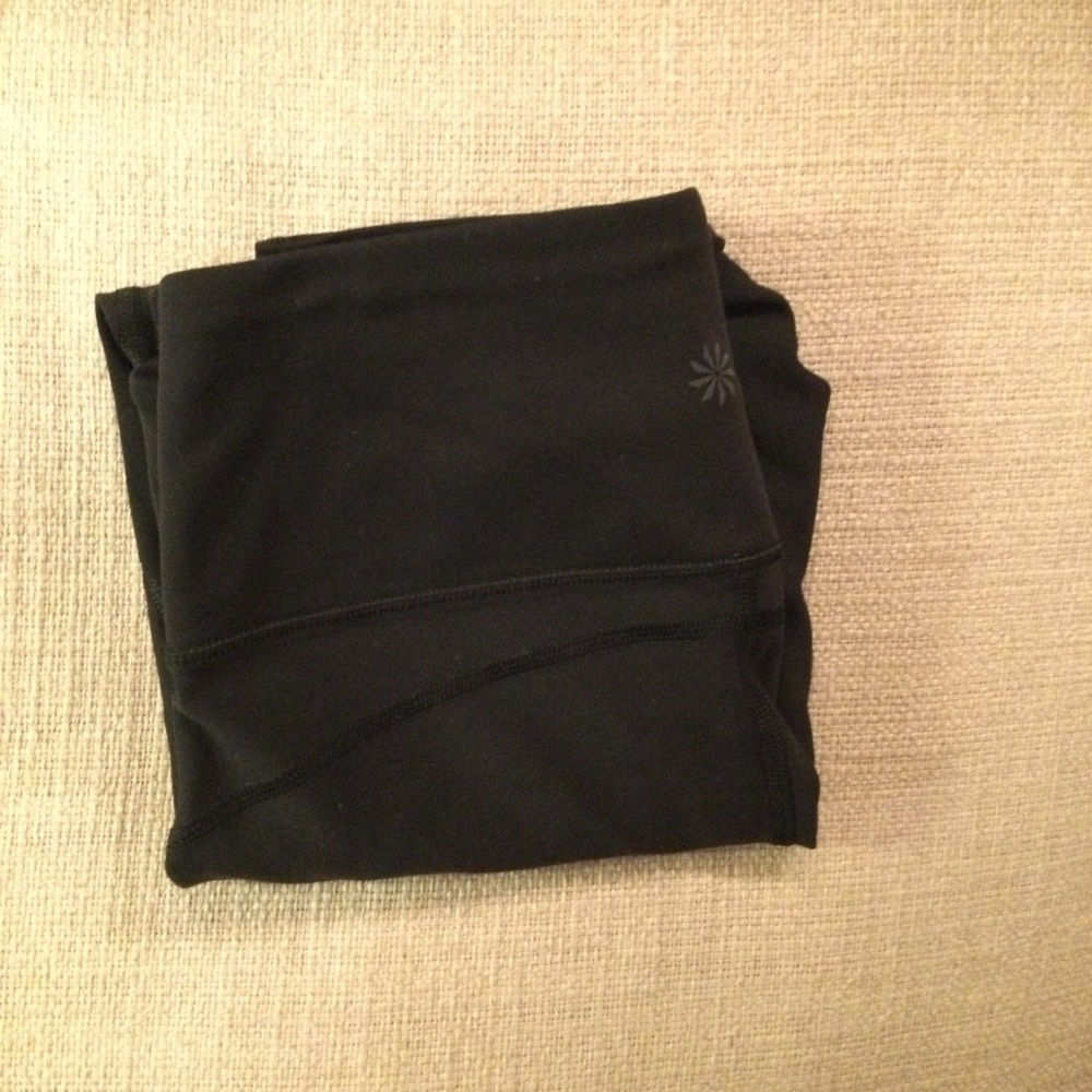 Athleta black cropped leggings S